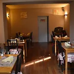 Otel La Maison D'hoursentut 2*