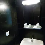 Otel La Maison D'hoursentut 2*