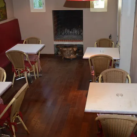 La Maison D'hoursentut 2* 캄팡