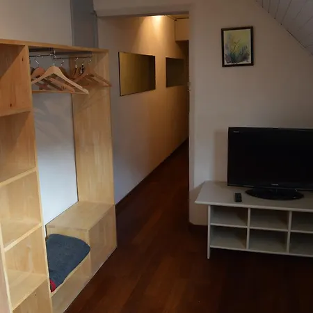 La Maison D'hoursentut 2* 캄팡