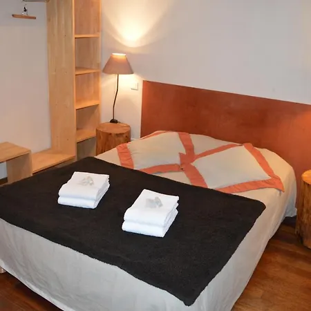 La Maison D'hoursentut 2* Campan